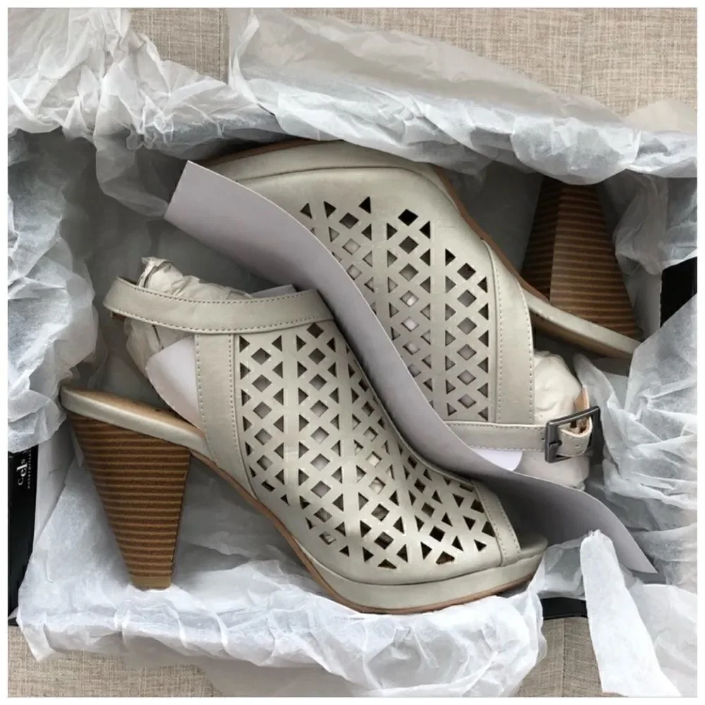 NEW Chinese Laundry Laser Cut Peep Toe Heel Sandal Size 9.5
